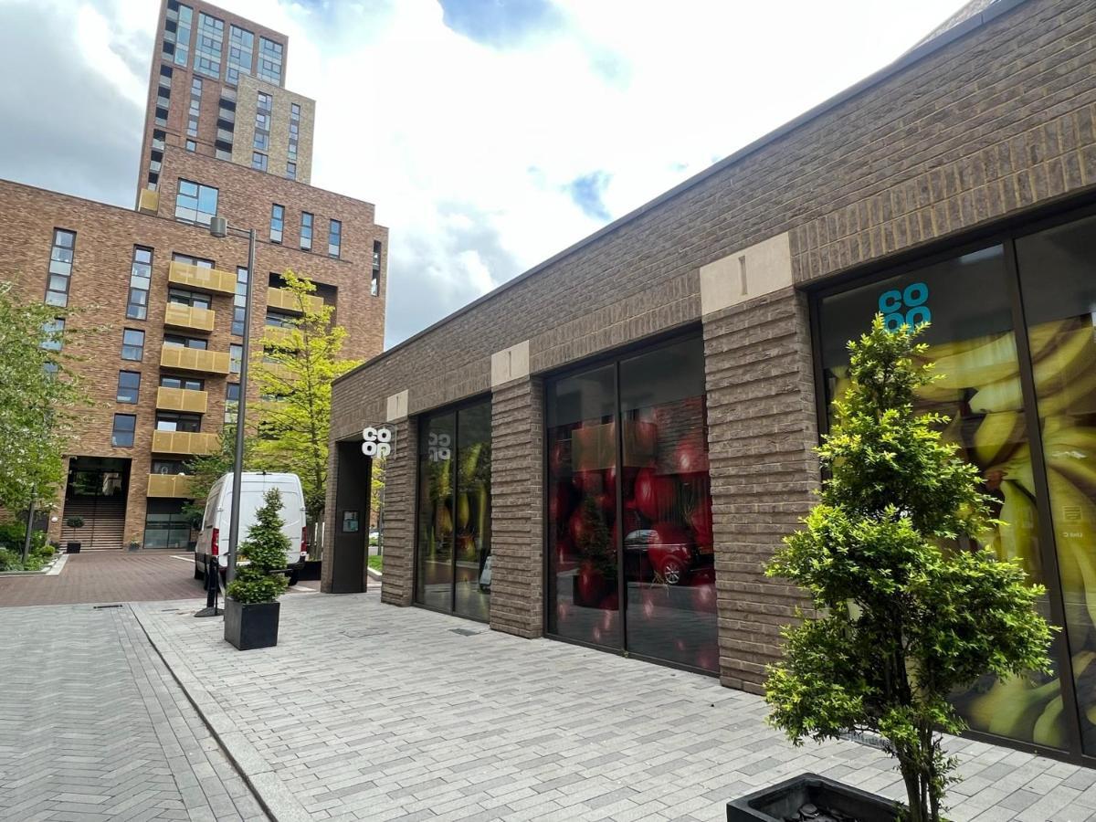 Modern 2Br 2Ba Apt Wparking Sleeps 6 Comfortably Londres Exterior foto